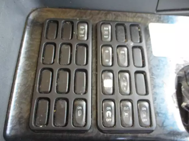 平成25年10月中古大型トラクタヘッド三菱ふそうスーパーグレートの画像38