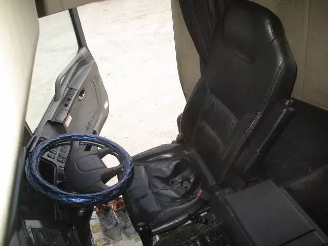 平成25年10月中古大型トラクタヘッド三菱ふそうスーパーグレートの画像48