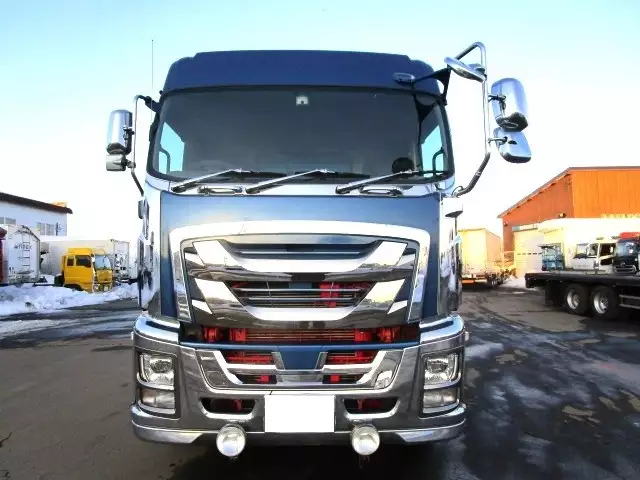 平成30年12月中古小型トラクタヘッドいすゞギガの画像2