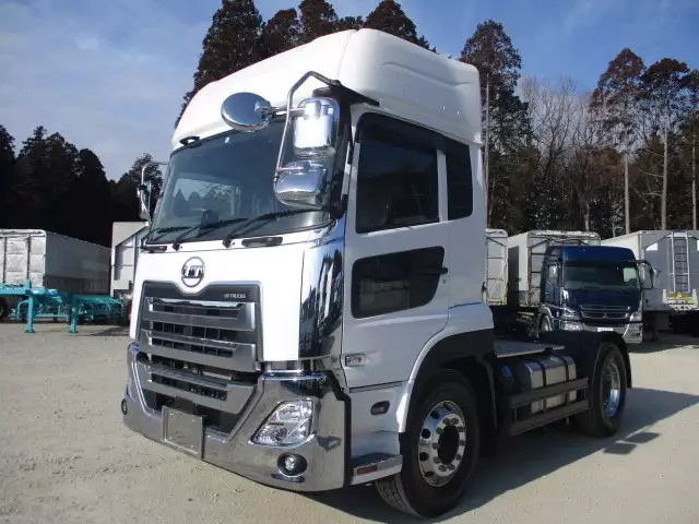 令和03年08月中古大型トラクタヘッド日産UDクオンの画像1
