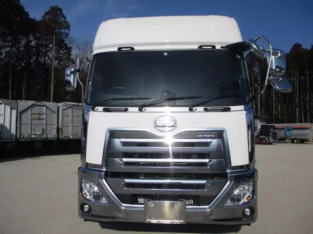 令和03年08月中古大型トラクタヘッド日産UDクオンの画像2