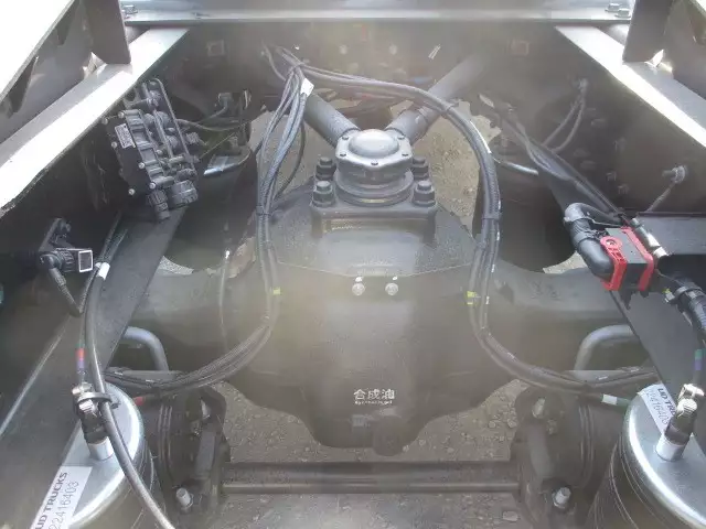 令和03年08月中古大型トラクタヘッド日産UDクオンの画像17