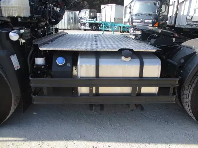令和03年08月中古大型トラクタヘッド日産UDクオンの画像24