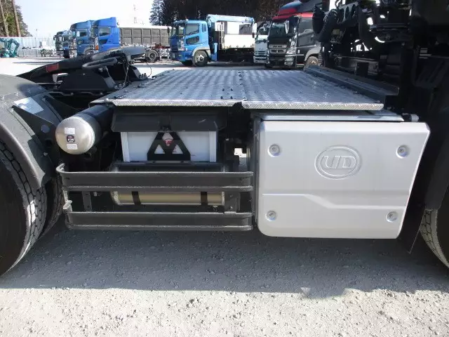 令和03年08月中古大型トラクタヘッド日産UDクオンの画像30