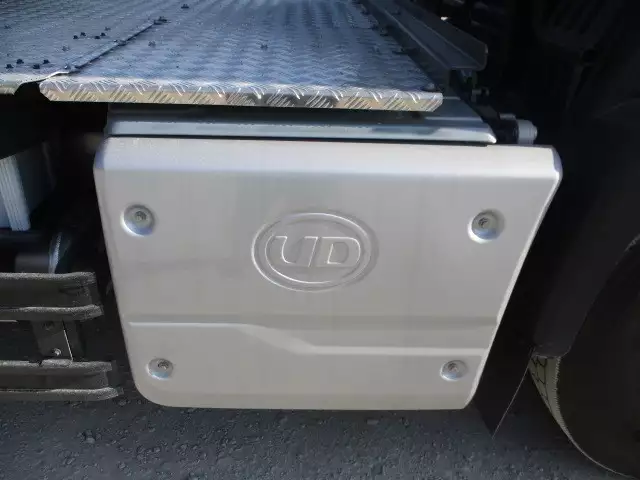 令和03年08月中古大型トラクタヘッド日産UDクオンの画像31