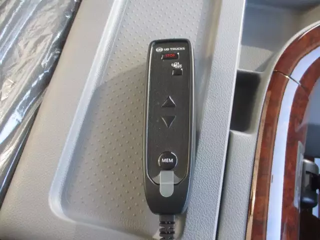 令和03年08月中古大型トラクタヘッド日産UDクオンの画像42