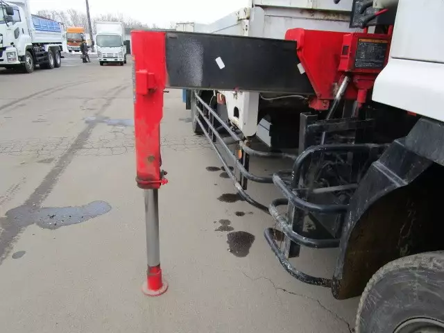 平成19年04月中古中型クレーン付いすゞフォワードの画像12