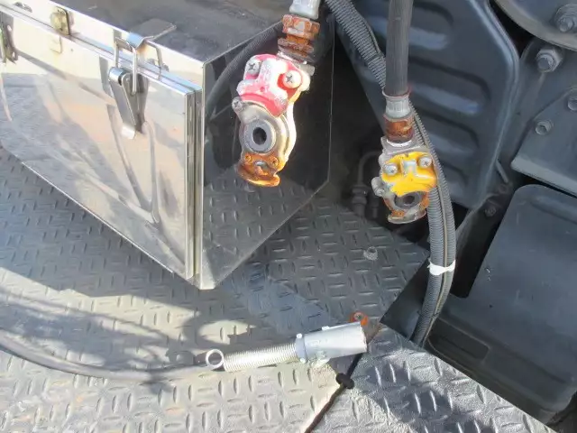 平成17年12月中古大型トラクタヘッド日野日野の画像16