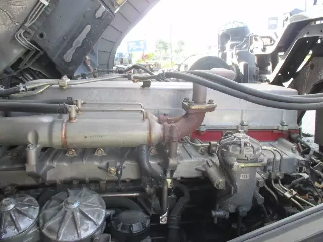 平成17年12月中古大型トラクタヘッド日野日野の画像18