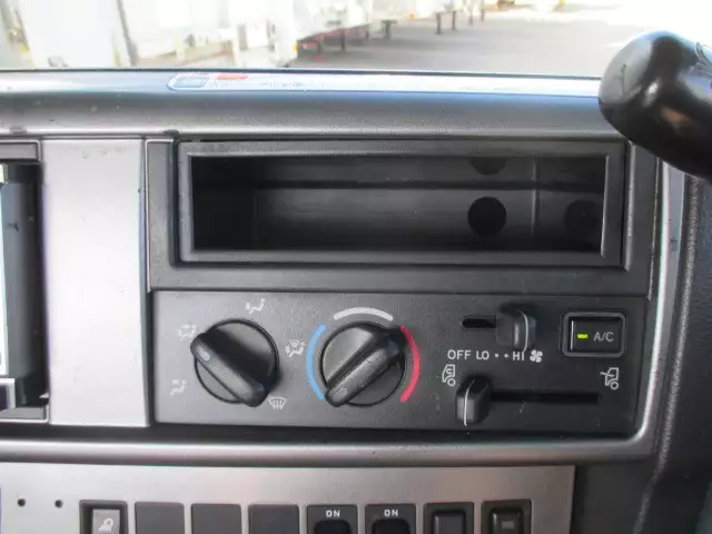 平成17年12月中古大型トラクタヘッド日野日野の画像31