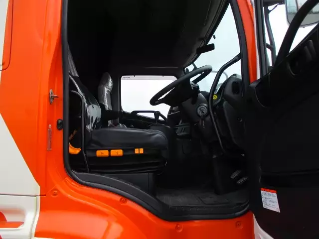 平成24年11月中古大型トラクタヘッド日野プロフィアの画像15