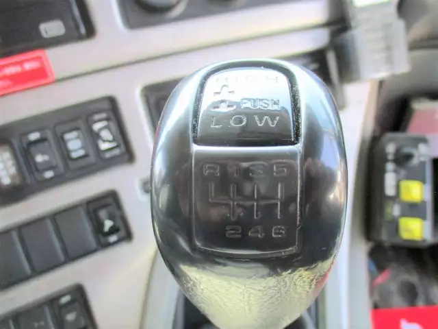 平成27年02月中古大型ダンプ日産UDクオンの画像26