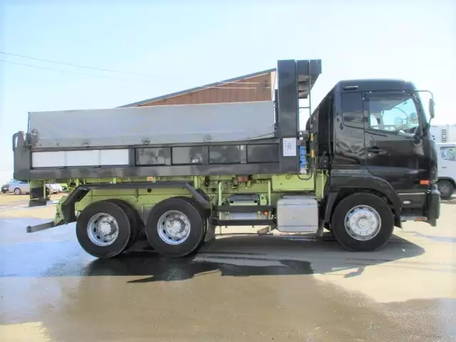 平成27年02月中古大型ダンプ日産UDクオンの画像4