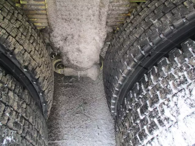 平成27年02月中古大型ダンプ日産UDクオンの画像37