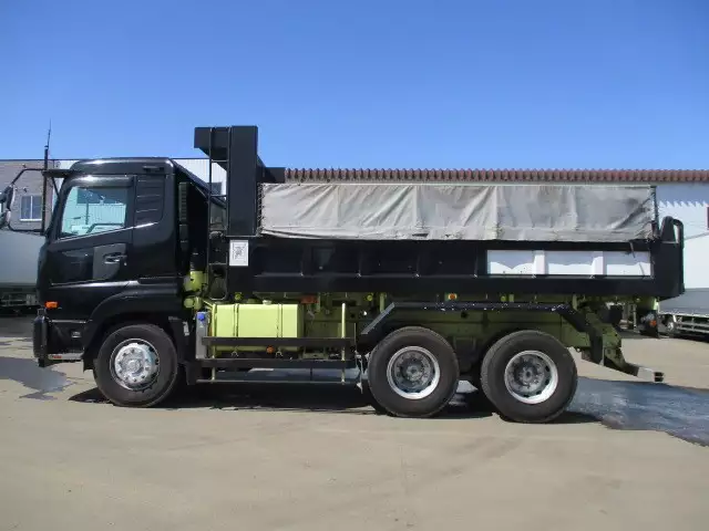 平成27年02月中古大型ダンプ日産UDクオンの画像8