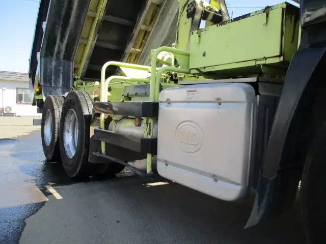 平成27年02月中古大型ダンプ日産UDクオンの画像9