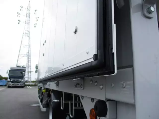 令和03年11月中古中型アルミバン・ウィング三菱ふそうファイターの画像40