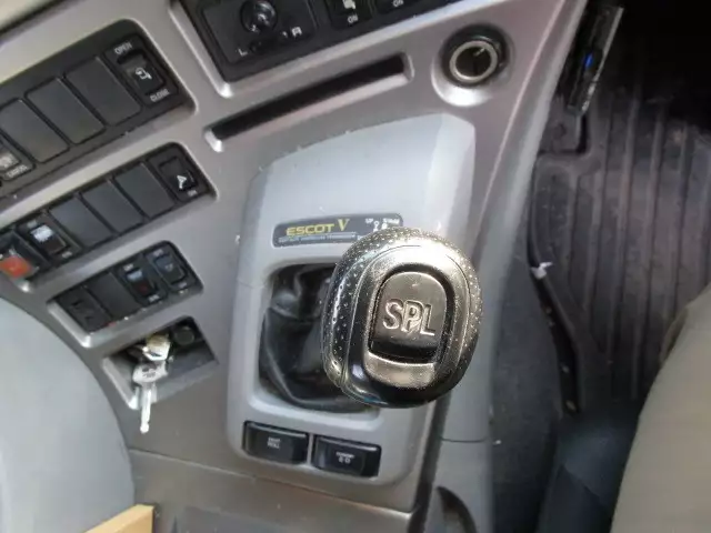 平成28年12月中古大型トラクタヘッド日産UDUDトラックスの画像18