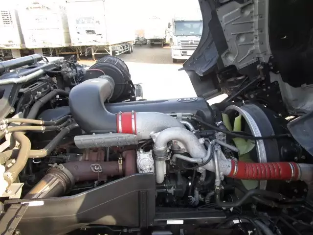 平成28年12月中古大型トラクタヘッド日産UDUDトラックスの画像22