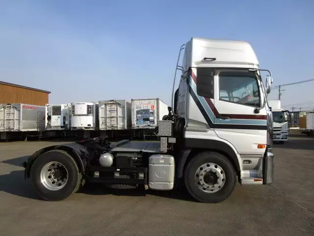 平成28年12月中古大型トラクタヘッド日産UDUDトラックスの画像4