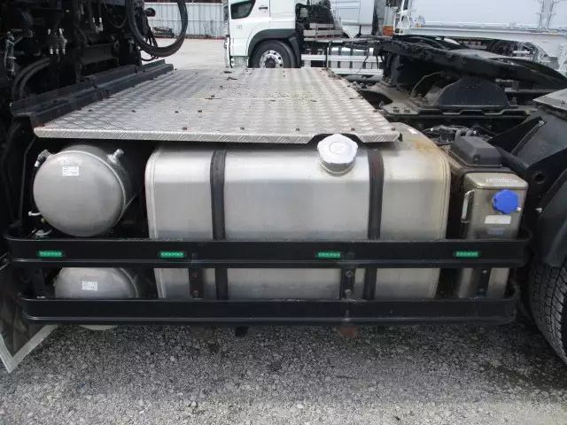 平成29年06月中古大型トラクタヘッド日産UDクオンの画像24