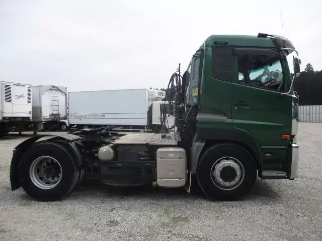 平成29年06月中古大型トラクタヘッド日産UDクオンの画像4