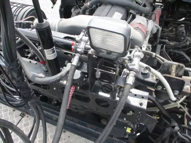 平成29年06月中古大型トラクタヘッド日産UDクオンの画像32