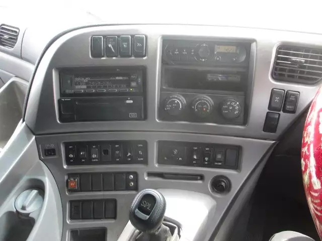 平成29年06月中古大型トラクタヘッド日産UDクオンの画像48