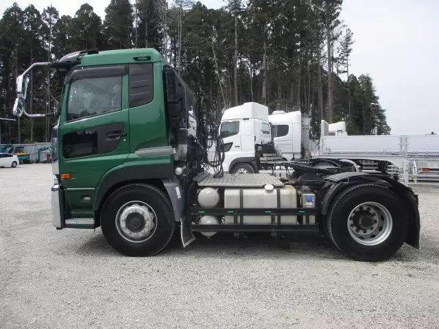 平成29年06月中古大型トラクタヘッド日産UDクオンの画像8