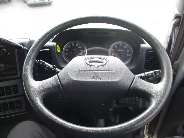 平成29年03月中古大型トラクタヘッド日野プロフィアの画像47