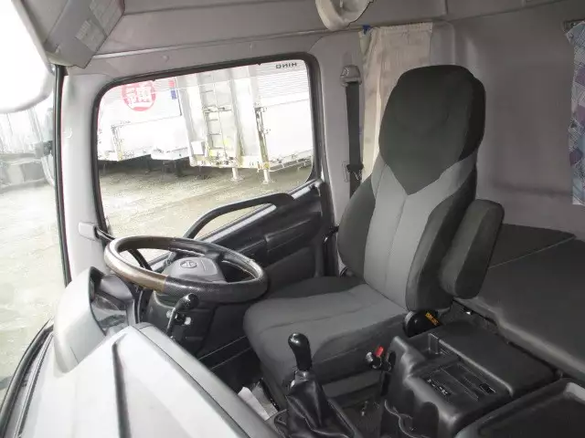 平成29年03月中古大型トラクタヘッド日野プロフィアの画像55