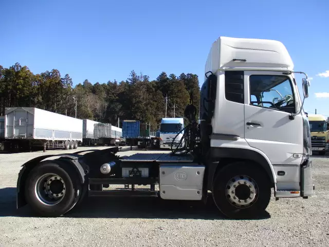 令和04年03月中古大型トラクタヘッド日産UDクオンの画像4