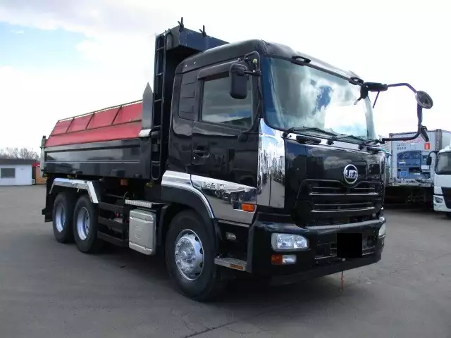 平成23年12月中古大型ダンプ日産UDクオンの画像3
