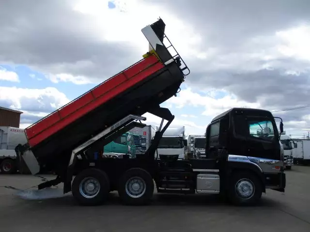 平成23年12月中古大型ダンプ日産UDクオンの画像26