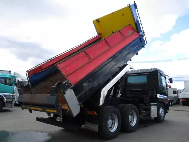 平成23年12月中古大型ダンプ日産UDクオンの画像27