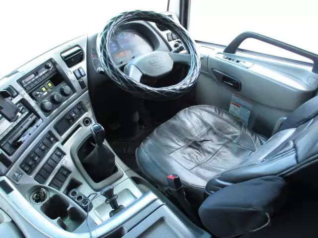 平成23年12月中古大型ダンプ日産UDクオンの画像59