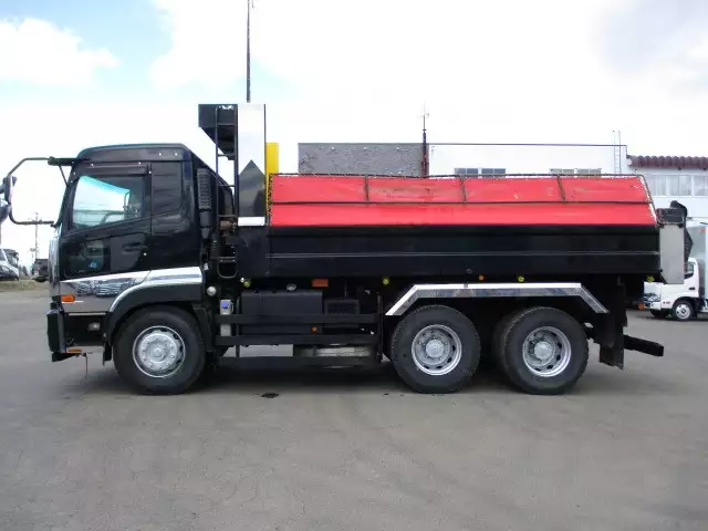 平成23年12月中古大型ダンプ日産UDクオンの画像8