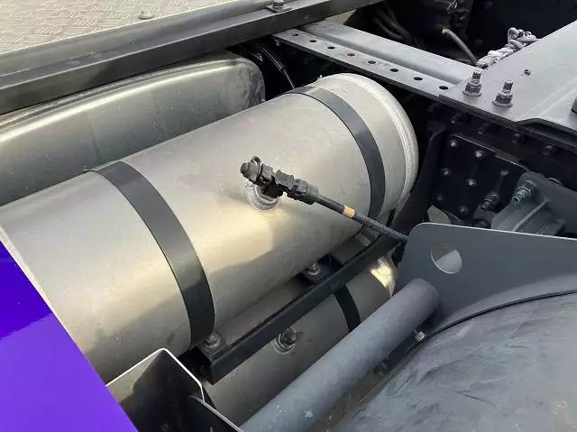 令和04年03月中古大型トラクタヘッド日産UDクオンの画像12