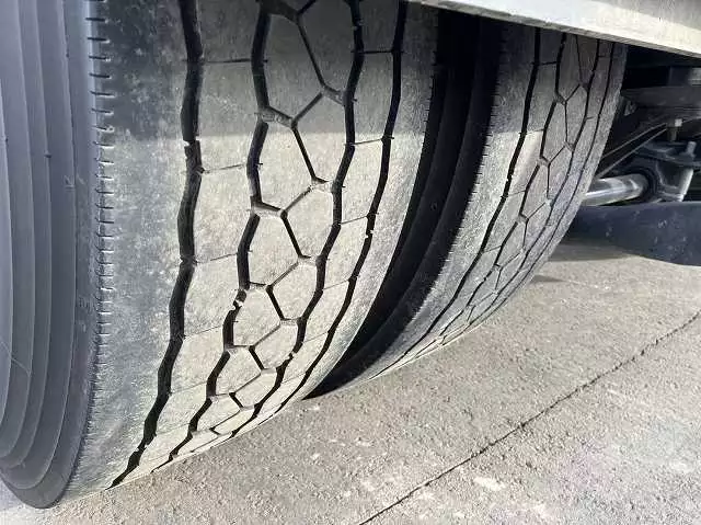 令和04年03月中古大型トラクタヘッド日産UDクオンの画像15