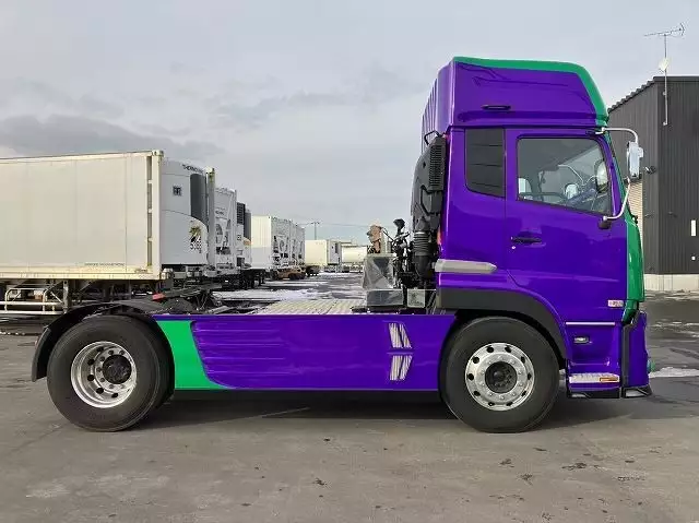 令和04年03月中古大型トラクタヘッド日産UDクオンの画像4