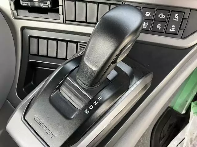 令和04年03月中古大型トラクタヘッド日産UDクオンの画像54