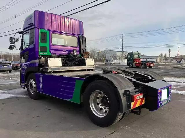 令和04年03月中古大型トラクタヘッド日産UDクオンの画像7