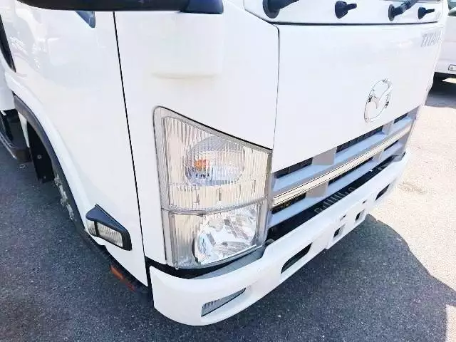 平成25年11月中古小型マツダマツダの画像21