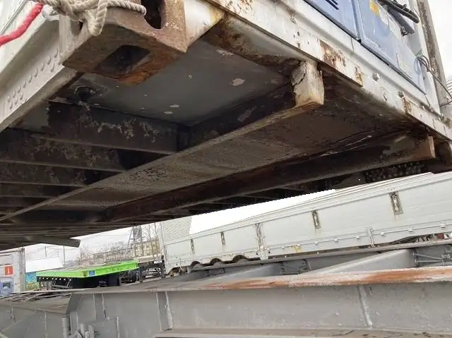 40FT冷凍コンテナ 床:T型キーストン ラッシング2段の画像2