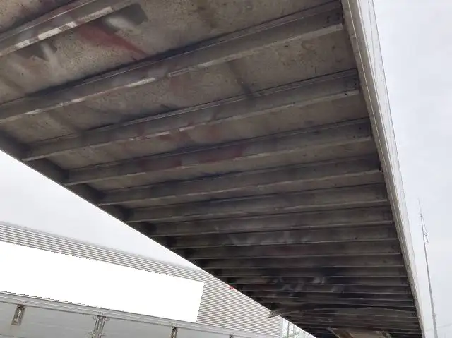 40FT冷凍コンテナ 床:T型キーストン ラッシング2段の画像3