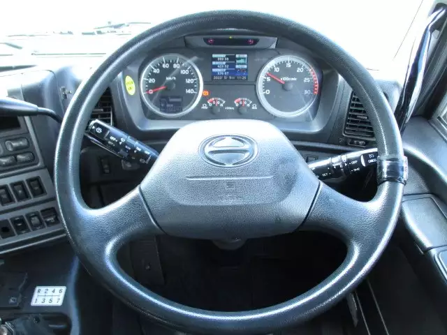 平成29年03月中古大型トラクタヘッド日野プロフィアの画像49