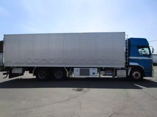 平成25年09月中古大型冷凍バン・ウィング日産UDクオンの画像4
