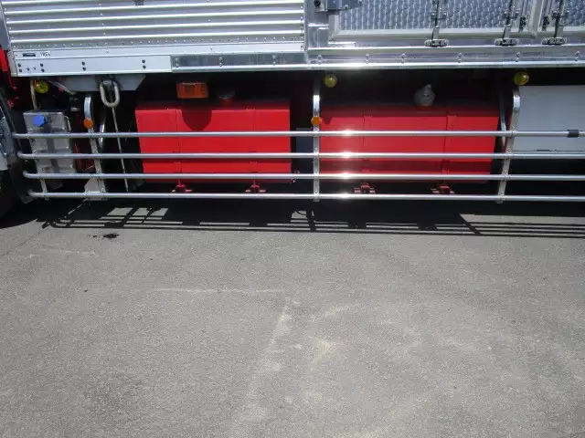 平成25年09月中古大型冷凍バン・ウィング日産UDクオンの画像7