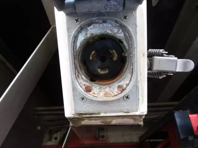 平成25年09月中古大型冷凍バン・ウィング日産UDクオンの画像9