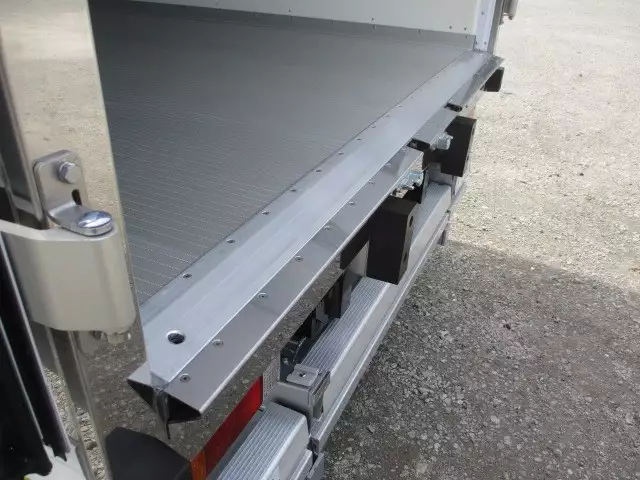 令和03年11月中古小型冷凍バン・ウィング三菱ふそう三菱の画像32